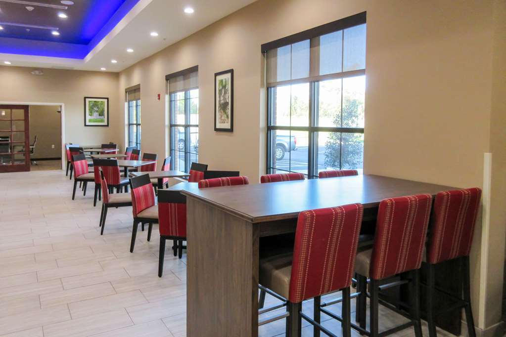 Comfort Suites Greensboro-High Point Restaurace fotografie