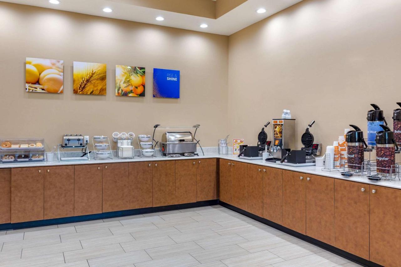 Comfort Suites Greensboro-High Point Exteriér fotografie