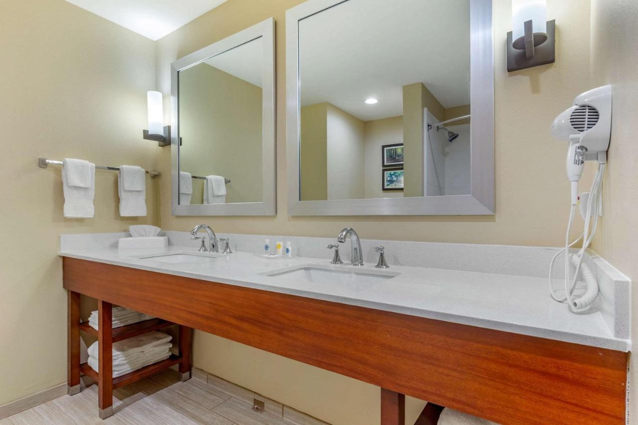 Comfort Suites Greensboro-High Point Exteriér fotografie
